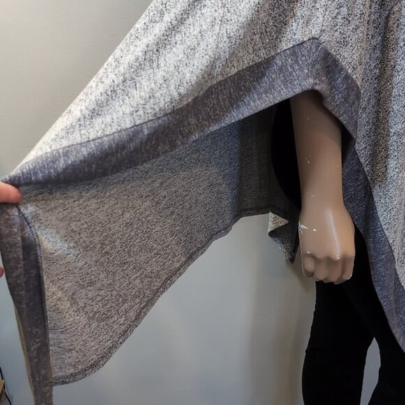 White House Black Market Poncho Sweater Boat Neck Two Tone Grey Heathered Knit - Picture 8 of 13